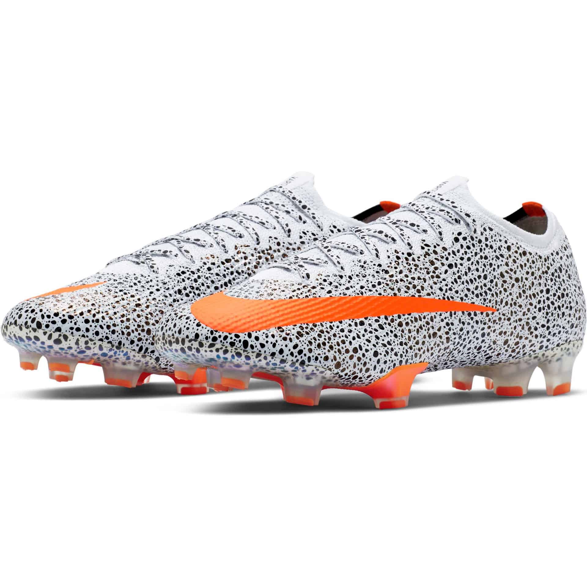 Nike Mercurial Vapor 13 Elite FG Firm-Ground Soccer Cleat.