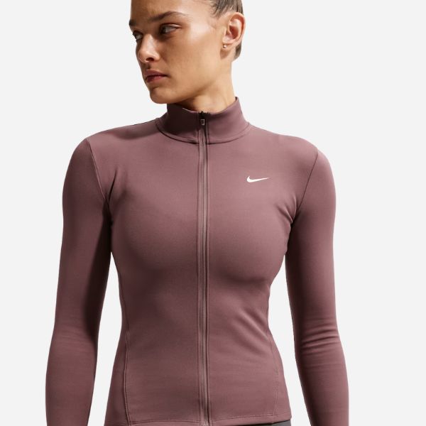 UNE VESTE AJUSTÉE À FERMETURE ÉCLAIR SUR TOUTE LA LONGUEUR